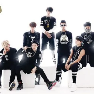 BTS שחור ולבן